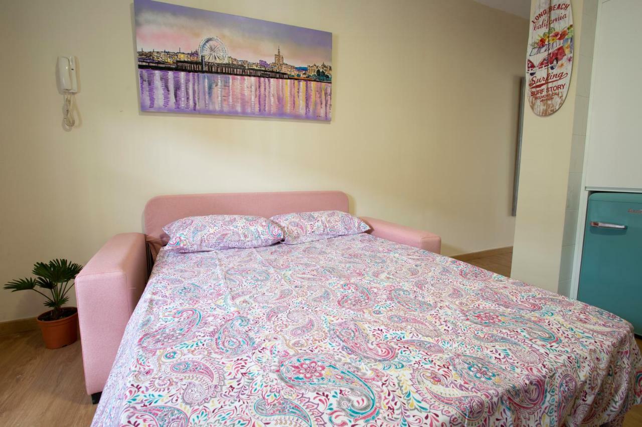 Flamingo Apartment Малага Екстер'єр фото